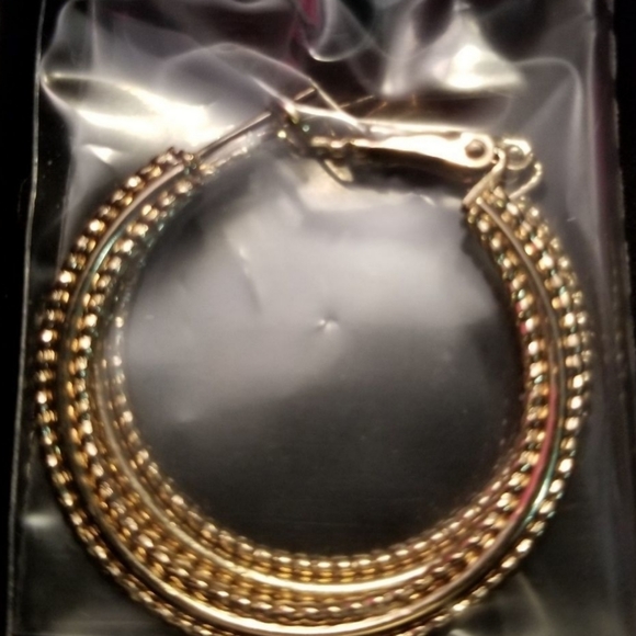 Avon's Goldtone Hoop And Stud Earring Set - Picture 5 of 5